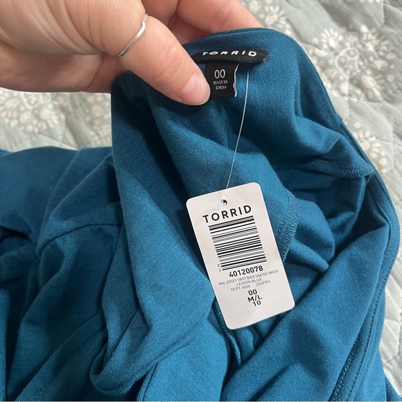 Elegant Teal Dress - Picture 5 of 5